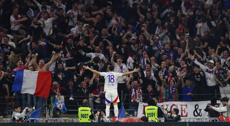 罗马诺：曼城10号位引援有意切尔基怀特 正与米兰接触谈赖因德斯