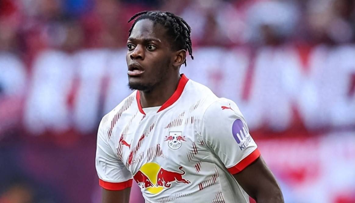 22岁德甲后防帝星横空出世法国新一代希望之星3大欧洲豪门疯抢